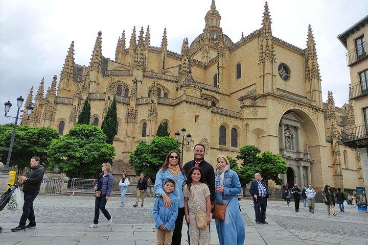 Visita guiada privada de 3 horas a lo más destacado de la ciudad de Segovia
