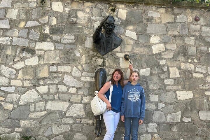 Private Walking Tour of Montmartre and Sacré-Cœur Visit