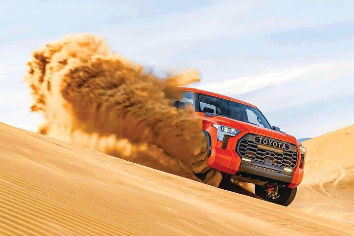 朝赤砂丘砂漠サファリ-ドバイ発アドベンチャー4時間