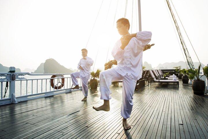 Elite of the Seas 3D2N Cruzeiro de luxo em Ha Long Bay saindo de Hanoi
