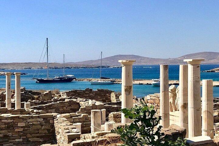 Mykonos Segelkryssning till Rhenia, Guidad rundtur i Delos, Lunch & Dryck