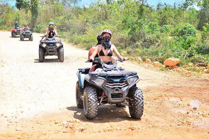 Punta Cana Buggy oder ATV Abenteuer zu Macao Beach und Taino Cave