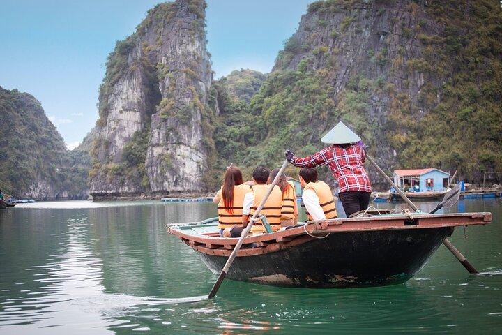 From Hanoi: Tranquil Day Cruise through Bai Tu Long Bay