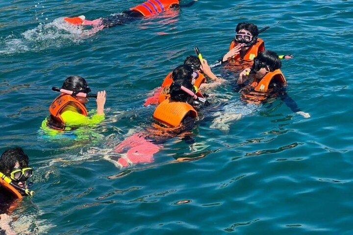 Experiencia de snorkel en el parque marino de Mun Island