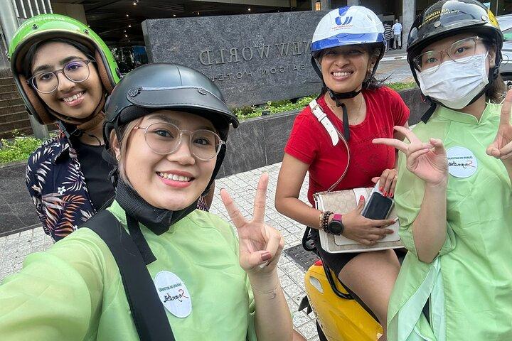 Tarde Saigon Aventura Invisível de Scooter | Opção: Ao Dai Riders