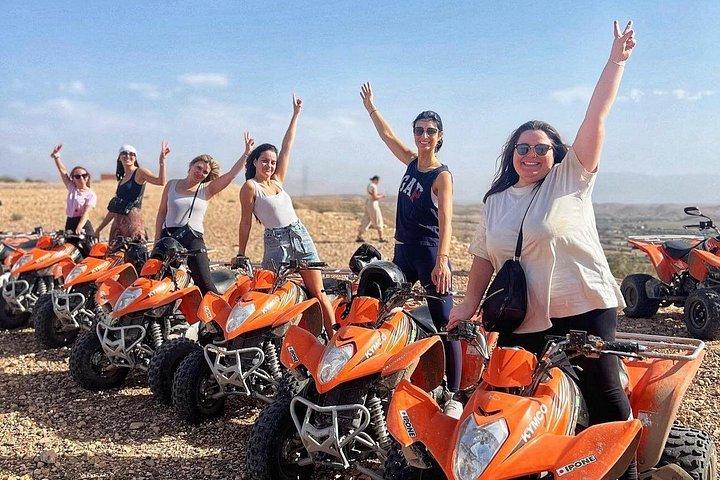 Dinershow in Agafay Desert met Quad en Kamelen