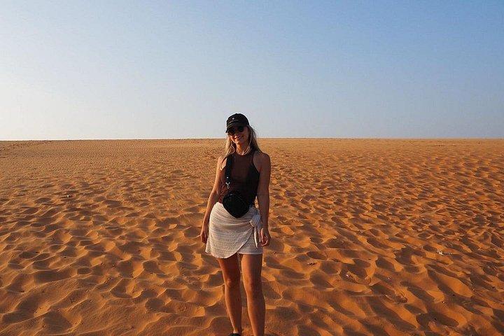 ホーチミンから：ムイネ砂丘の魔法の夕日