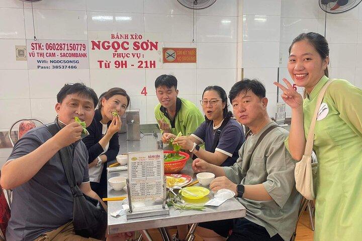 Scooter de aventura invisível Morning Saigon com opção Ao Dai Riders