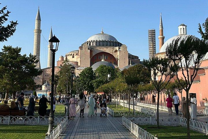 イスタンブール旧市街のハイライトと隠れた名所ツアー