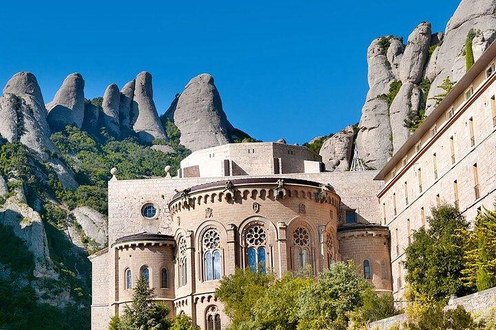 Excursion d'une journée à Montserrat Train à crémaillère panoramique de Barcelone + Ebook