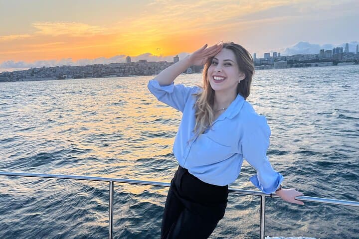 Istanbul Sunset Cruise With Luxury Yacht On Bosphorus