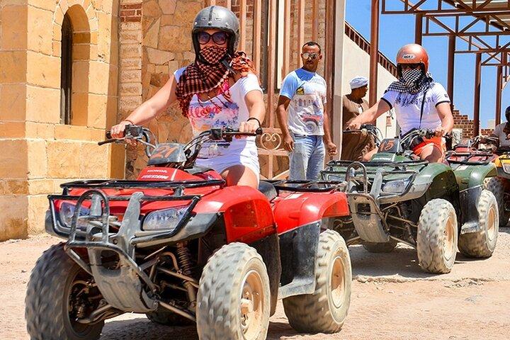 Hurghada Tour en quad al atardecer por el desierto y el Mar Rojo