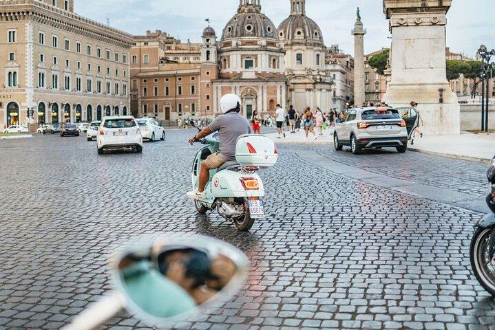 Noleggio Giornaliero Vespa 125cc Roma