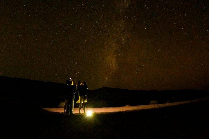 カイロ発ホワイトデザート星空観察サファリ 2日間 1泊キャンプ