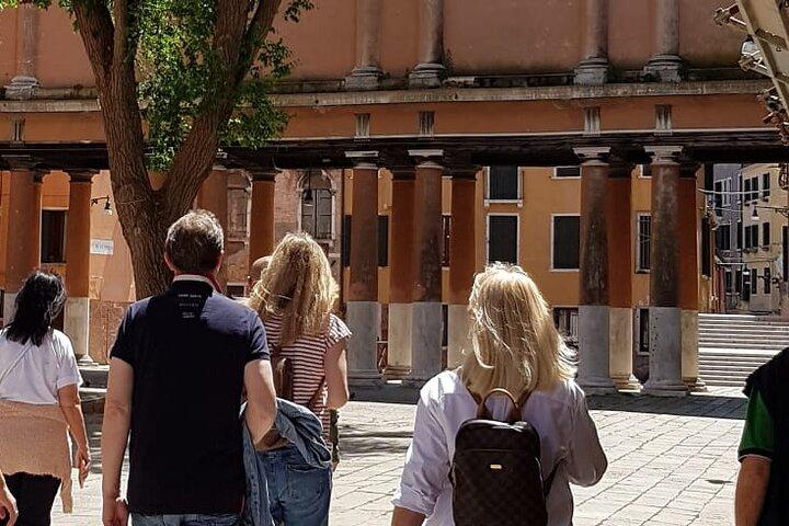 Venecia Comisaria Brunetti y Donna Leon: Walk His Beat