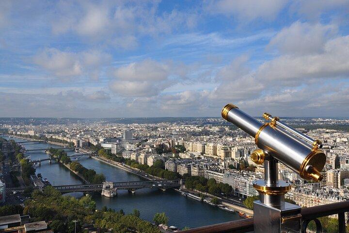 Tour Privado : Eiffel 1st & 2nd Floor Bilhete de elevador pré-reservado