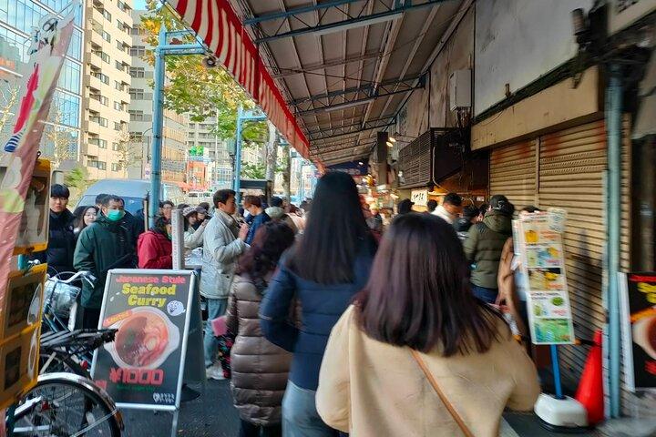 地元の専門家と一緒に銀座の最高のグルメスポットを発見