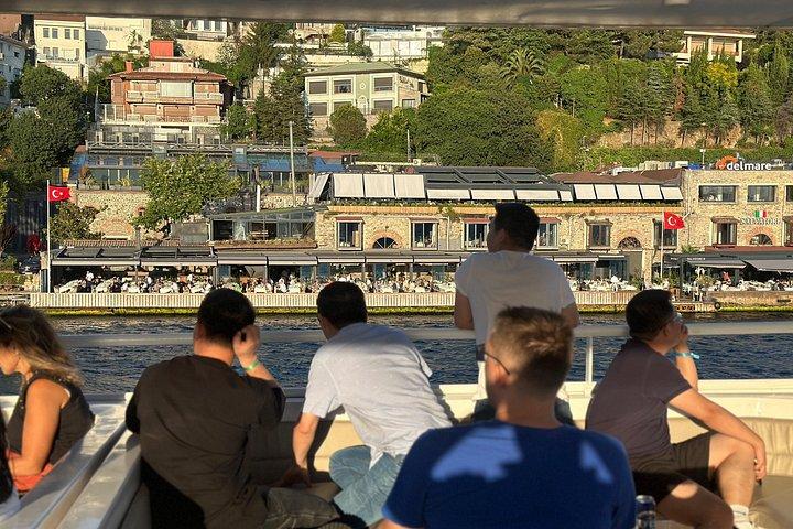 Bosporen dagtid eller solnedgång sightseeingkryssning och ljudguide