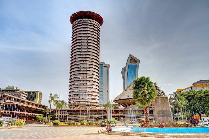 Escale à l'aéroport de Nairobi et visite du centre des girafes