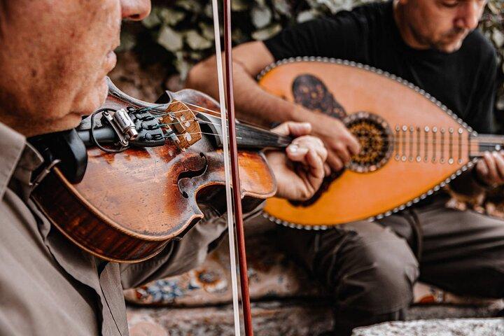 Matlagning Upplev levande musik och traditionell dans i Naxos