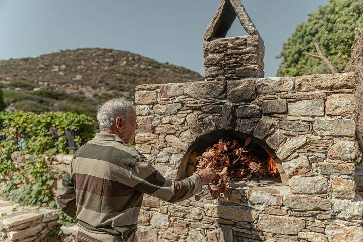 Matlagning Upplev levande musik och traditionell dans i Naxos