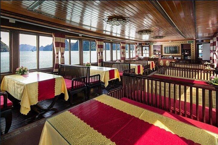 6 timmars privat båttur Halong Bay shore utflykter