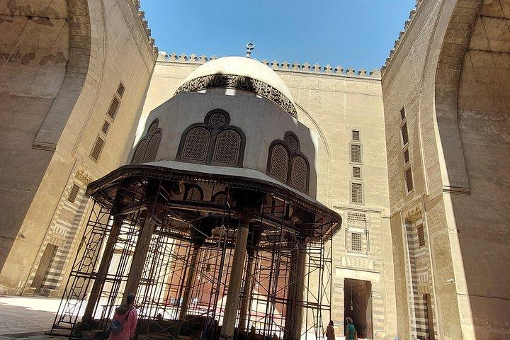 シャルムエルシェイクからカイロへのバスによるガイド付き日帰り旅行