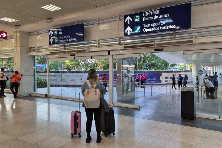 Privétransfer van de luchthaven van Cancun naar Cancun (16 km)