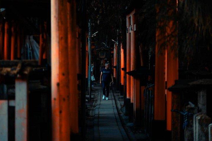 京都伏見稲荷夜散歩ツアー