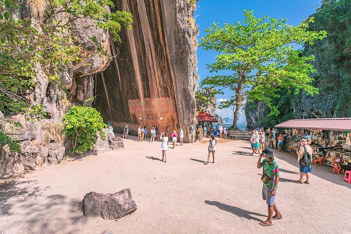 スピード・カタマランによるジェームズ・ボンド島終日ツアー