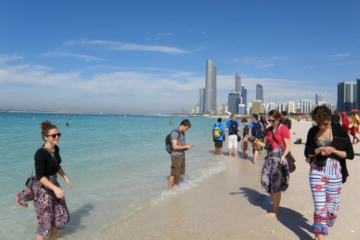 From Dubai: Abu Dhabi Day-Tour Grand Mosque, BAPS Temple & Lunch