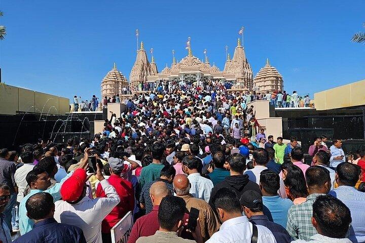 BAPS Hindu Mandir and Grand Mosque Abu Dhabi Tour From Dubai