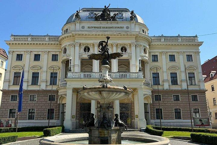 ブラチスラヴァ小旅行（ウィーン発）ウォーク＆ランチ付き