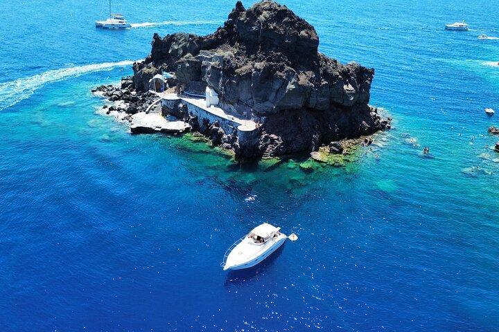Tour privado en yate todo incluido en Santorini