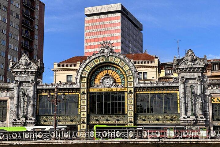 ビルバオ旧市街の宝探しと観光スポットのセルフガイドツアー