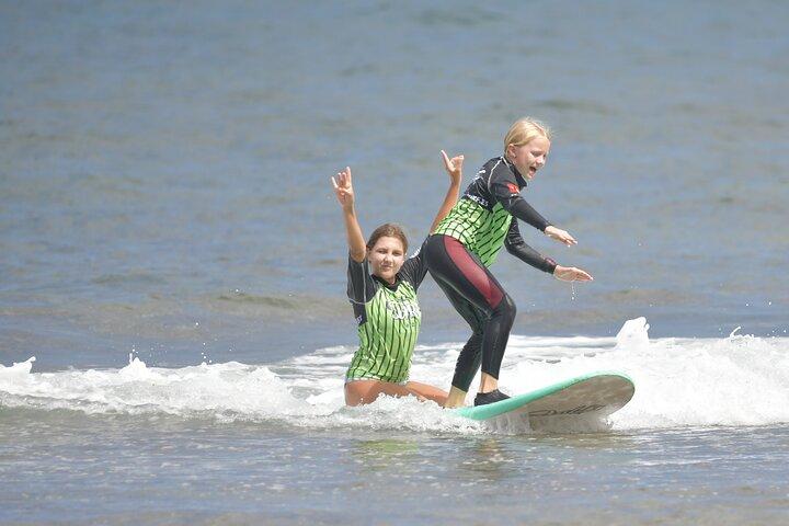 Camp de surf pour vacances pour enfants