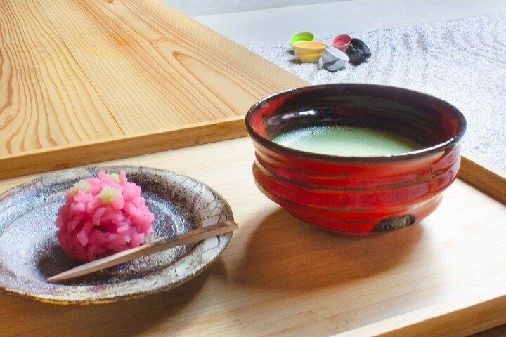 手作り陶器のお店で禅庭作りと抹茶の試飲