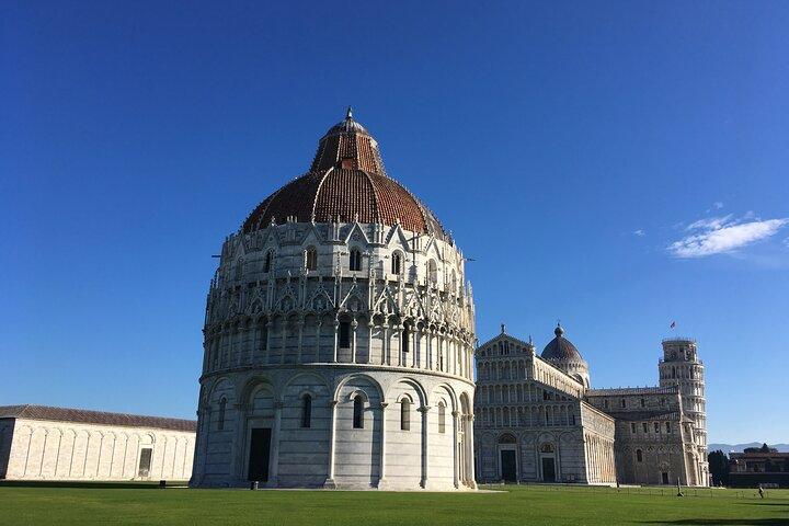 Tour privato di Pisa, Lucca e cantina dal porto di Livorno