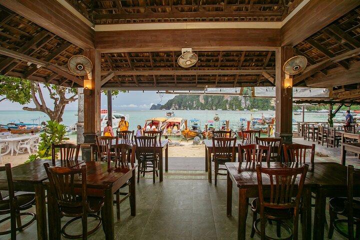 Phi Phi & Bamboo Island Full Day Tour by Premium Speed-Catamaran