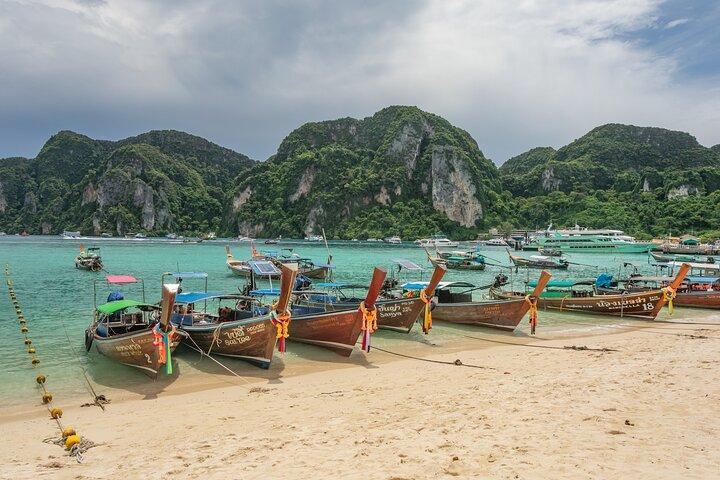 Phi Phi & Bamboo Island Full Day Tour by Premium Speed-Catamaran
