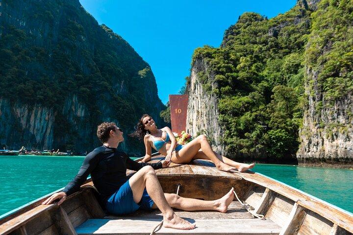 Phi Phi & Bamboo Island Full Day Tour by Premium Speed-Catamaran