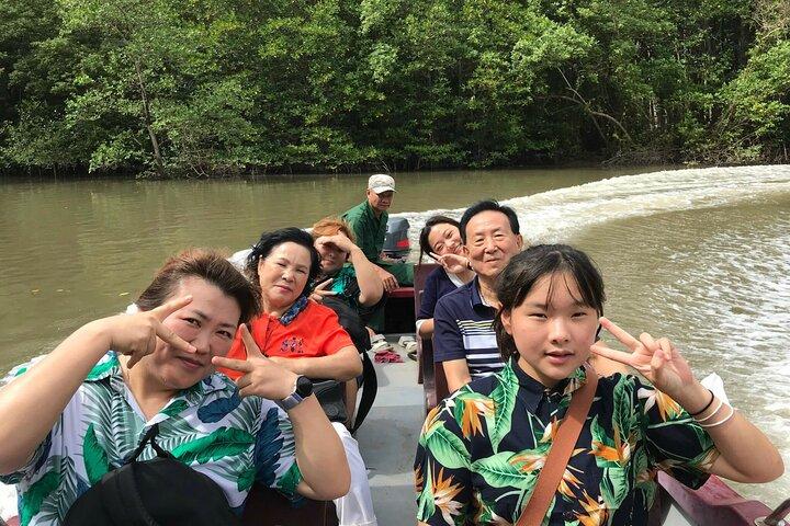 Excursão de dia inteiro à Ilha dos Macacos com canoa na floresta de mangue Can Gio