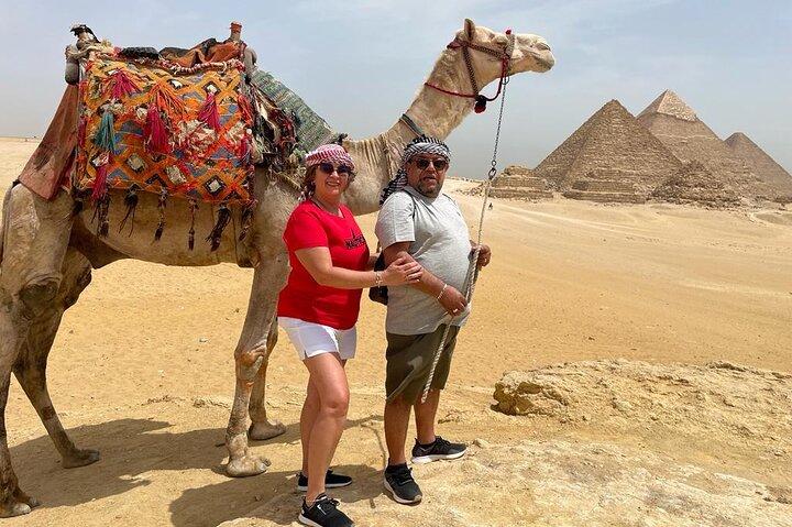 Giza-pyramiderna till Memphis och Sakkara guidad privat rundtur