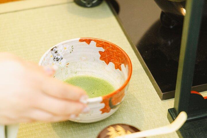 はなやかで抹茶と着物体験