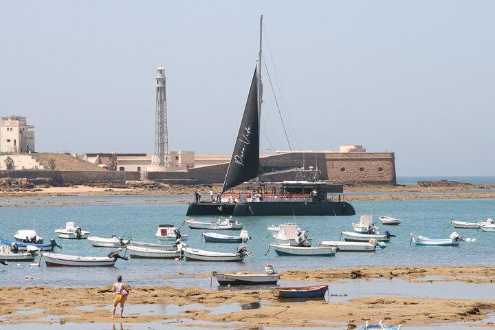 Navegação Trimilenária em Catamarã em Cádiz