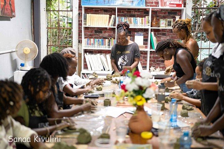 Art Paint and Pottery Studio i Mombasa Kenya