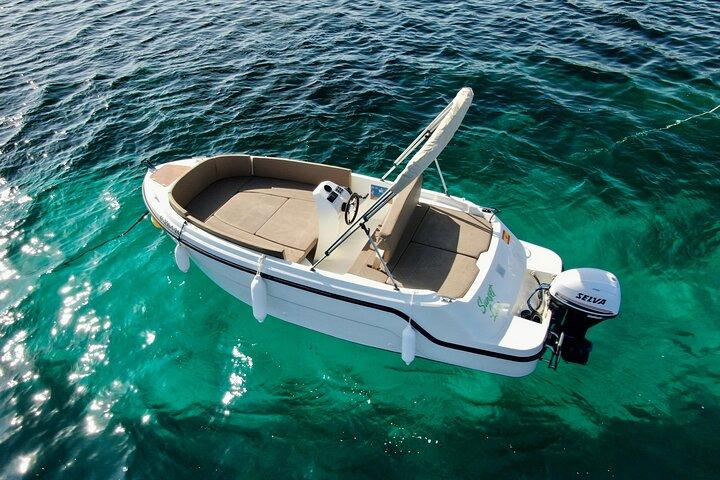 Noleggio barche senza patente a Ibiza e San Antonio