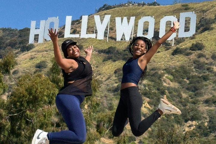 Hollywood Sign 2.5 - Tour de una hora con comediantes y sus perros