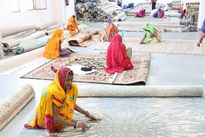 Jaipur Private Shopping Tour with Pickup