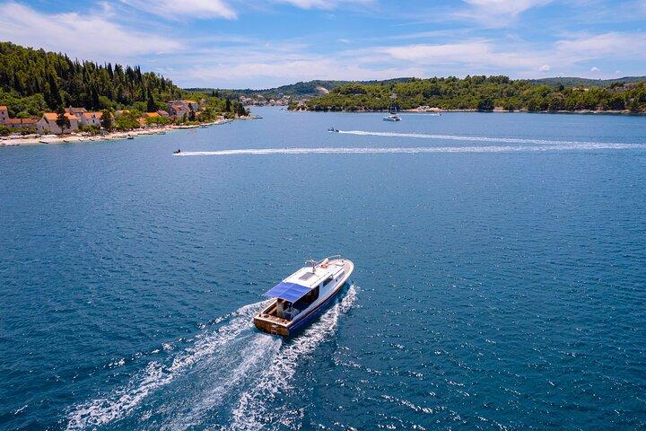 セイルアウェイ-コルチュラ諸島クルーズ、スイム、シュノーケル